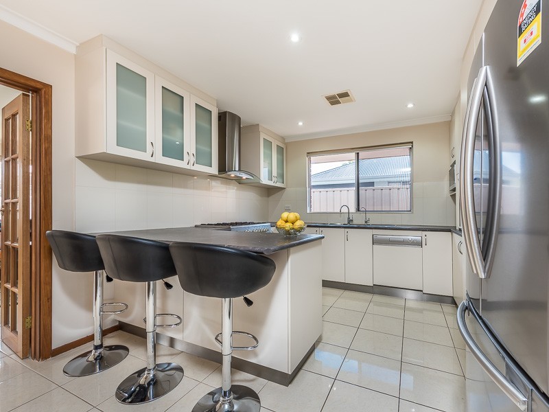 35 Avocet Road, Stirling WA 6021