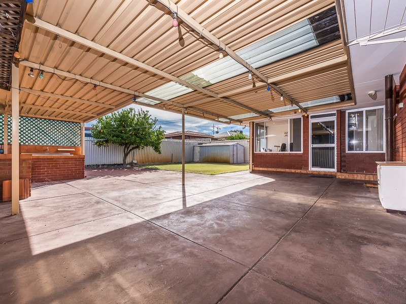 35 Avocet Road, Stirling WA 6021