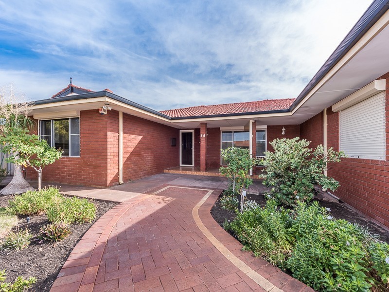 35 Avocet Road, Stirling WA 6021