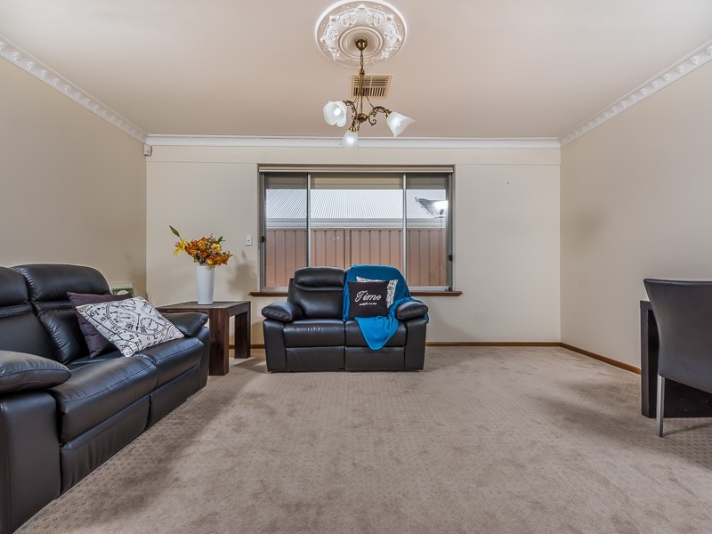 35 Avocet Road, Stirling WA 6021
