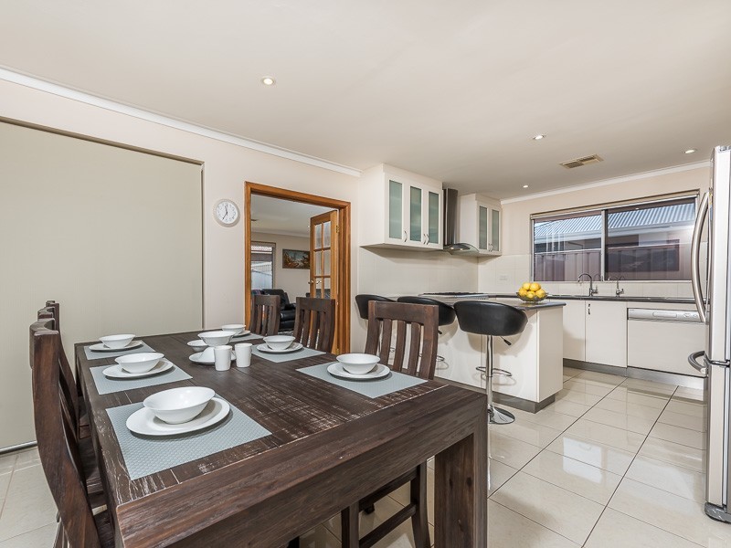 35 Avocet Road, Stirling WA 6021