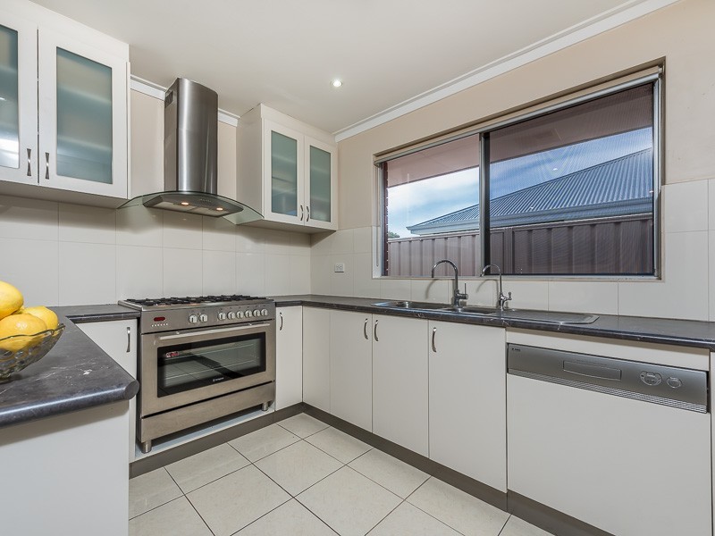 35 Avocet Road, Stirling WA 6021