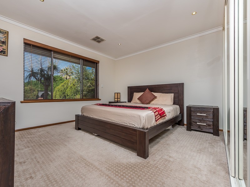 35 Avocet Road, Stirling WA 6021