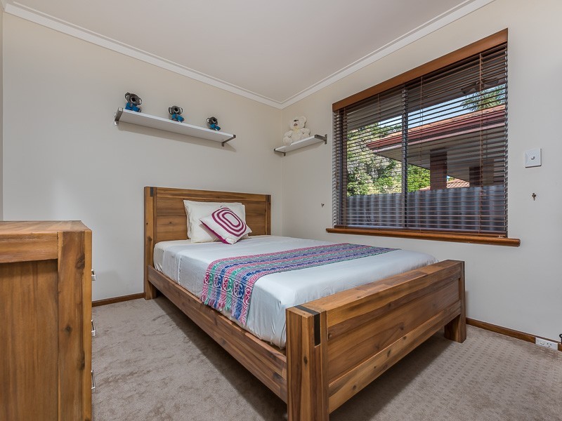 35 Avocet Road, Stirling WA 6021