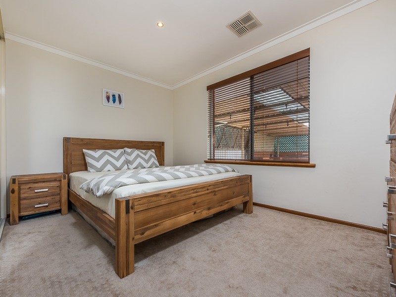 35 Avocet Road, Stirling WA 6021