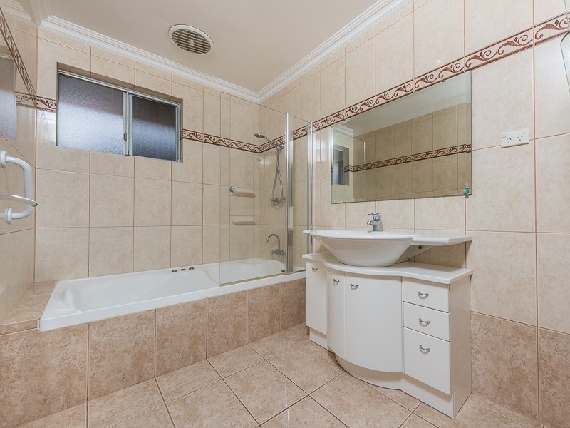 35 Avocet Road, Stirling WA 6021