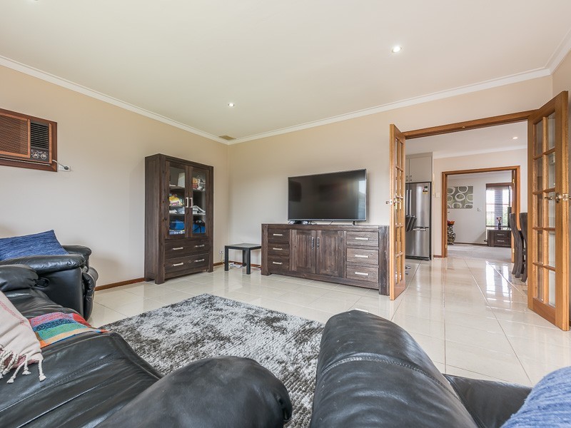 35 Avocet Road, Stirling WA 6021