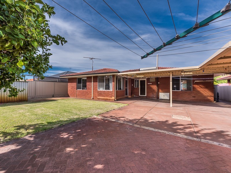 35 Avocet Road, Stirling WA 6021