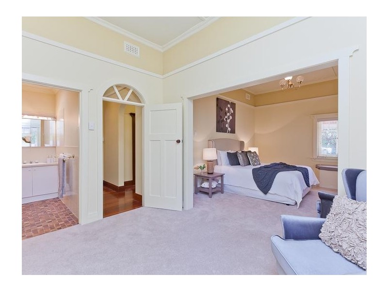 18 Tyrell Street, Nedlands WA 6009