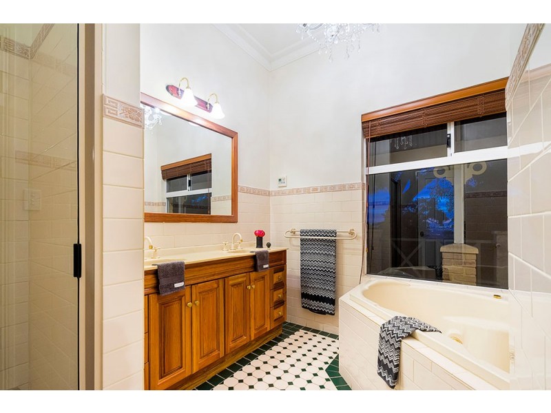 120 Weir Road, Baskerville WA 6056