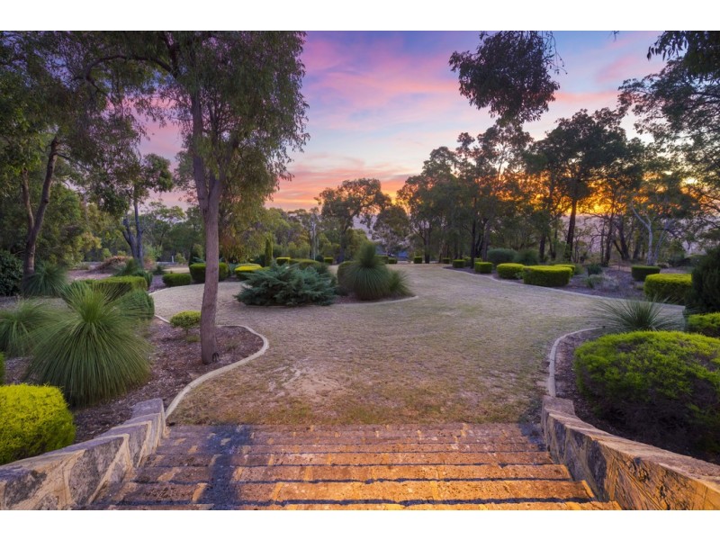 120 Weir Road, Baskerville WA 6056