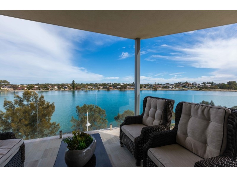 4/11 Galileo Loop, Mandurah WA 6210