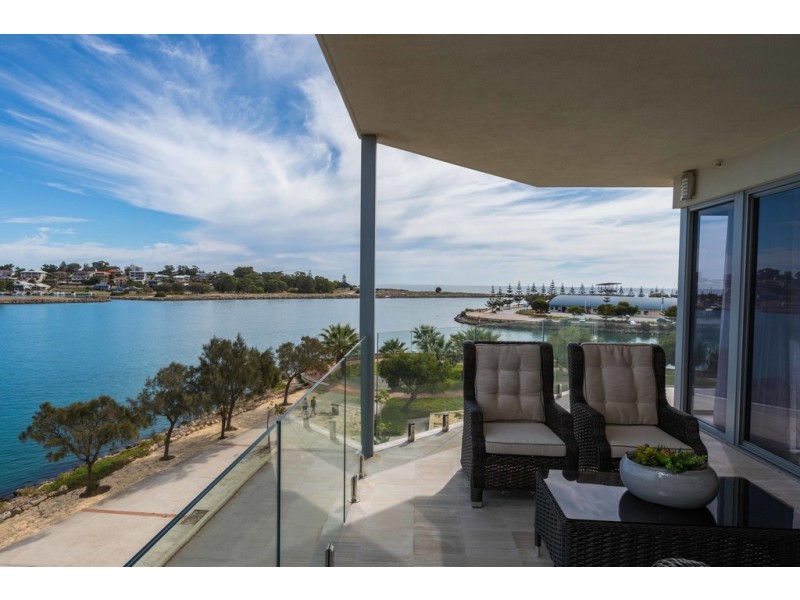 4/11 Galileo Loop, Mandurah WA 6210