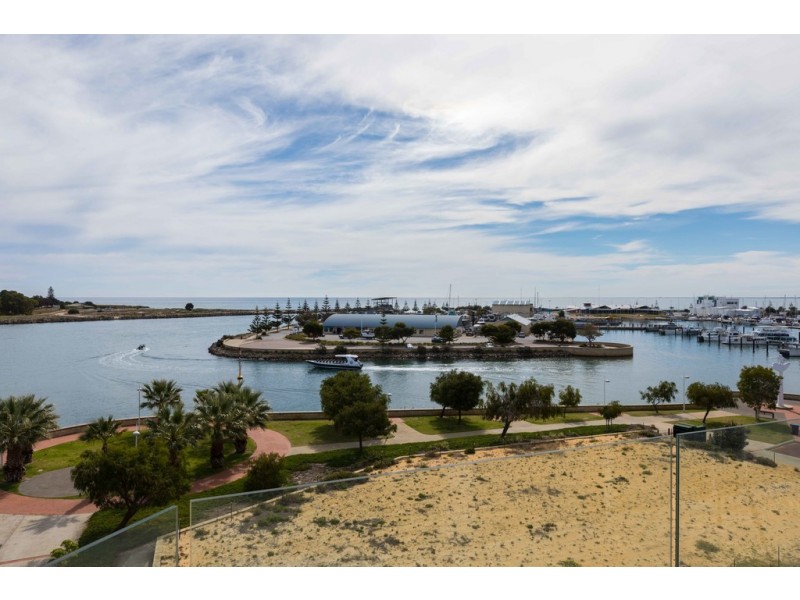 4/11 Galileo Loop, Mandurah WA 6210