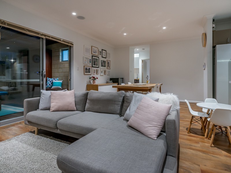 6 Denver Close, Currambine WA 6028