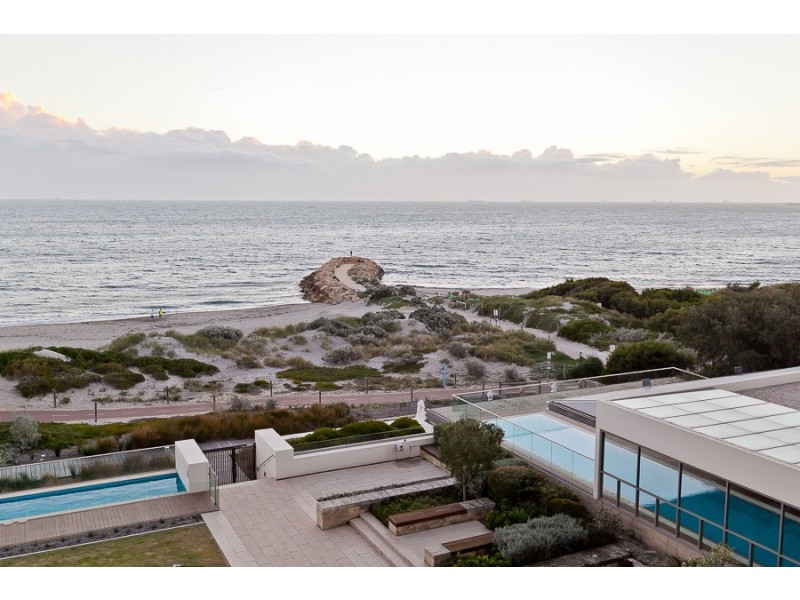 14/21 Ocean Drive, North Coogee WA 6163