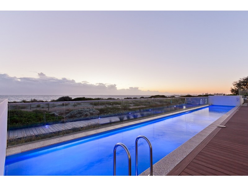 14/21 Ocean Drive, North Coogee WA 6163