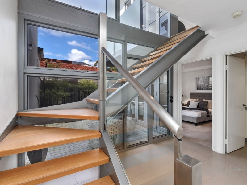 2/111 Summers Street, Perth WA 6000