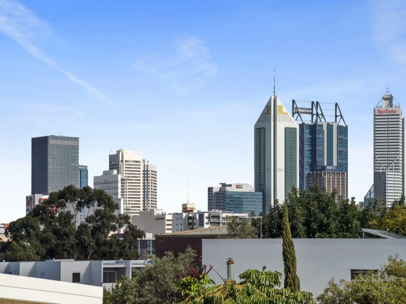 2/111 Summers Street, Perth WA 6000