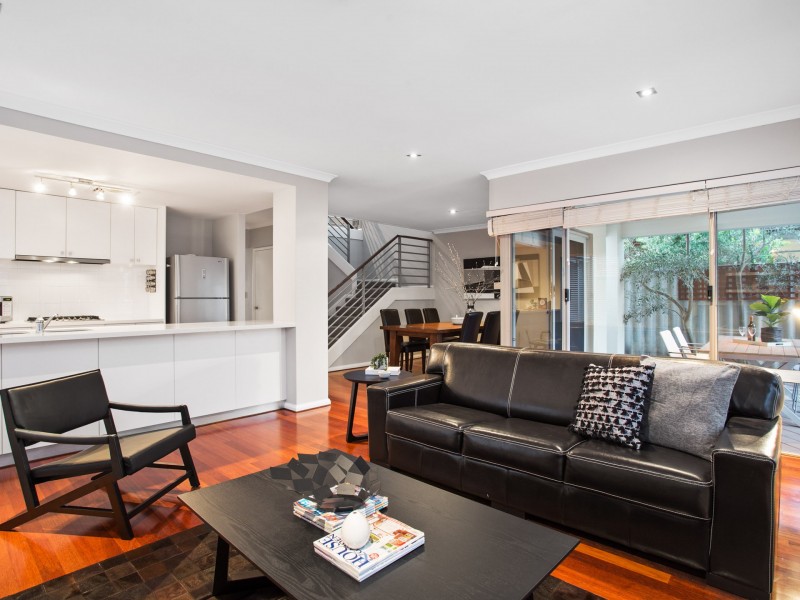30 Latrobe Street, Yokine WA 6060