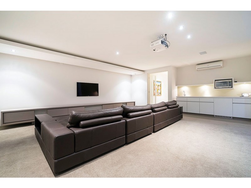 10 Bungalow Court, Peppermint Grove WA 6011