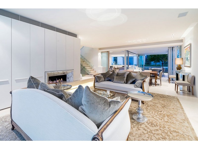 10 Bungalow Court, Peppermint Grove WA 6011