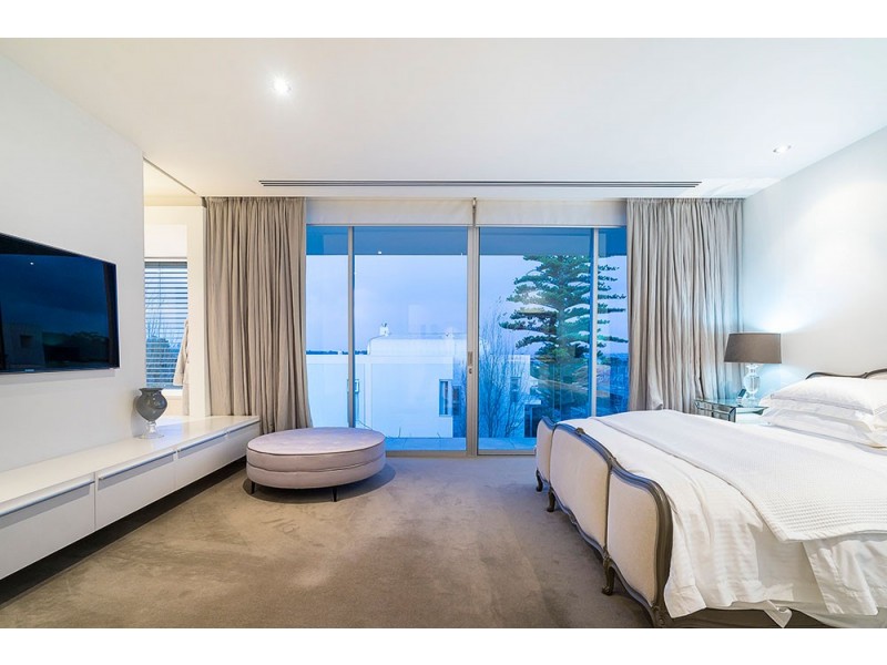 10 Bungalow Court, Peppermint Grove WA 6011