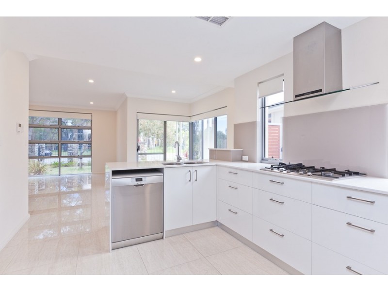 11 Alumni Terrace, Churchlands WA 6018