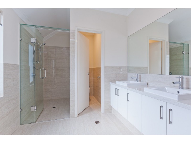 11 Alumni Terrace, Churchlands WA 6018