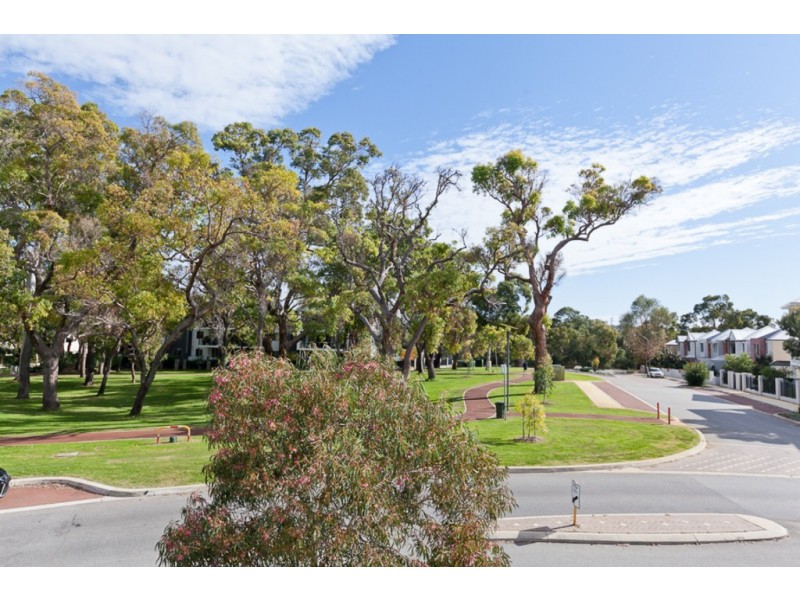 11 Alumni Terrace, Churchlands WA 6018