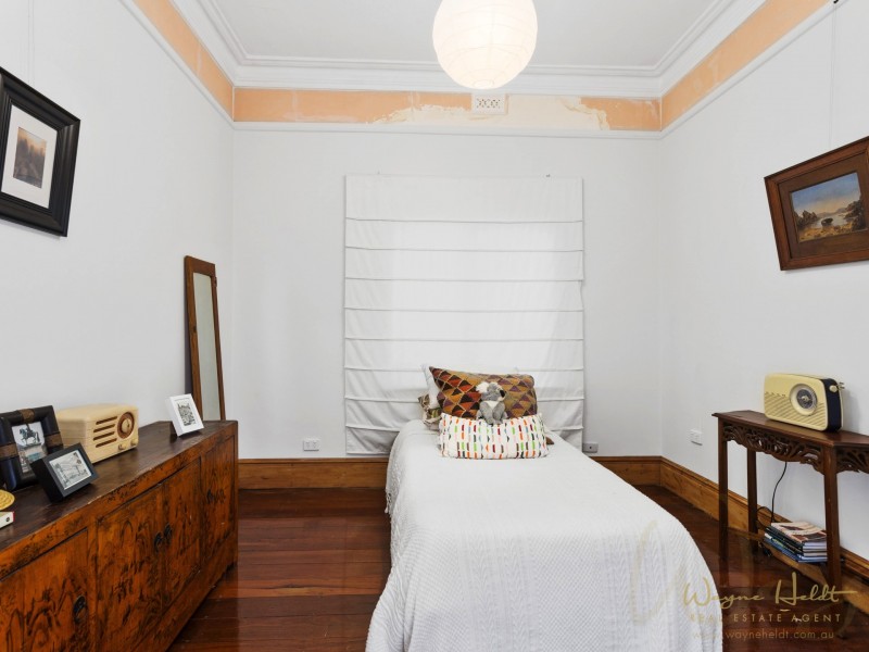 39 Knebworth Avenue, Perth WA 6000