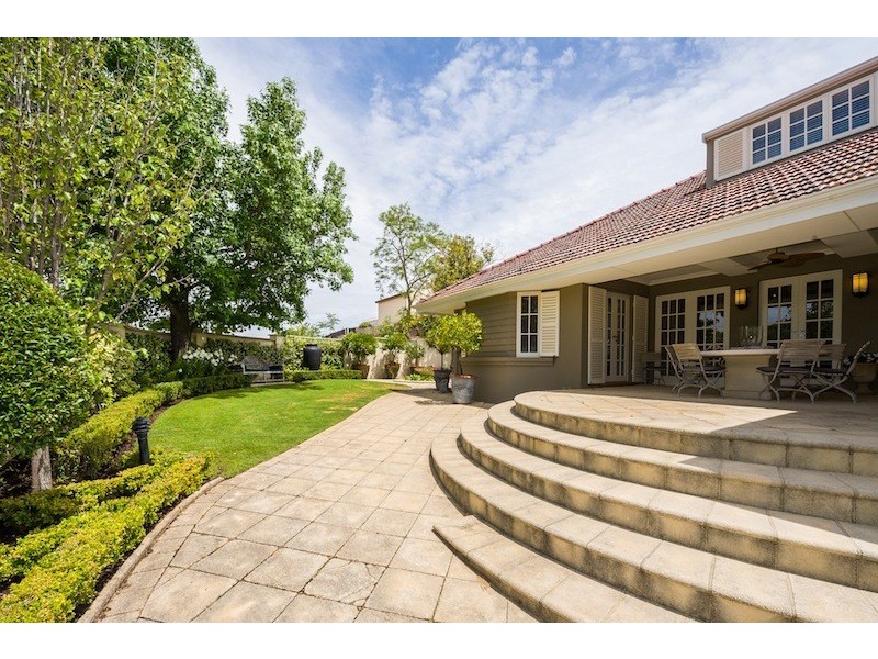 13 Cliff Way, Claremont WA 6010