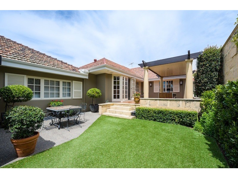 13 Cliff Way, Claremont WA 6010