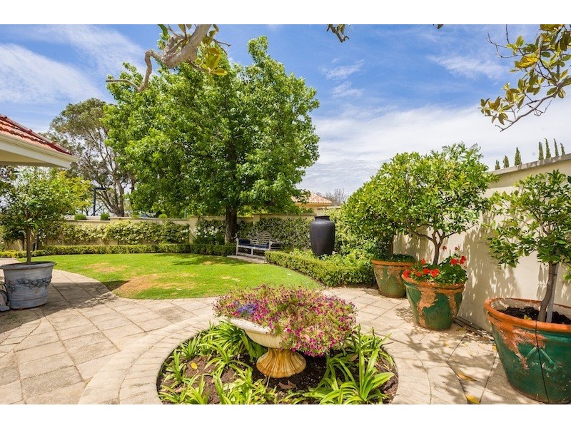 13 Cliff Way, Claremont WA 6010
