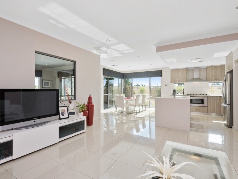 9 Greylock Meander, Madeley WA 6065