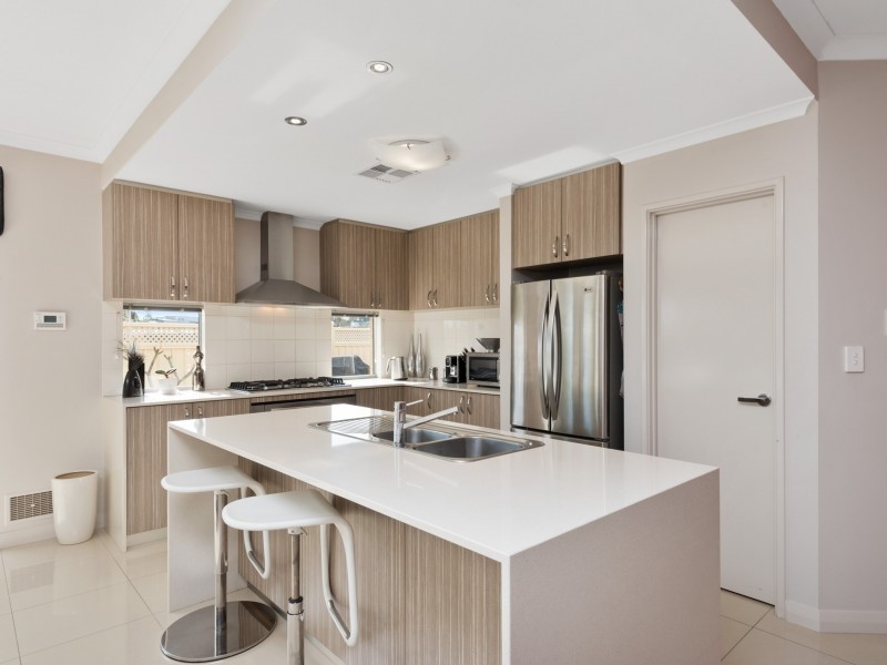 9 Greylock Meander, Madeley WA 6065