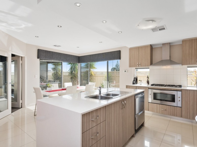 9 Greylock Meander, Madeley WA 6065