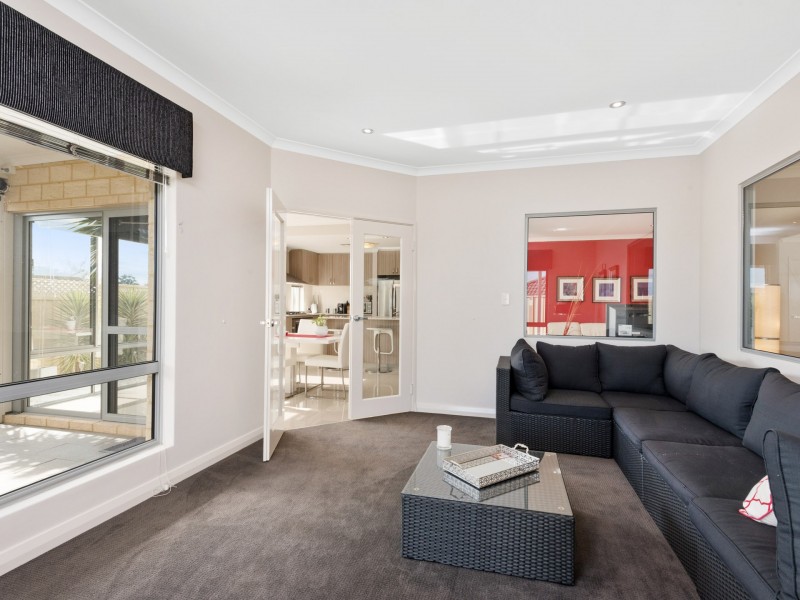 9 Greylock Meander, Madeley WA 6065