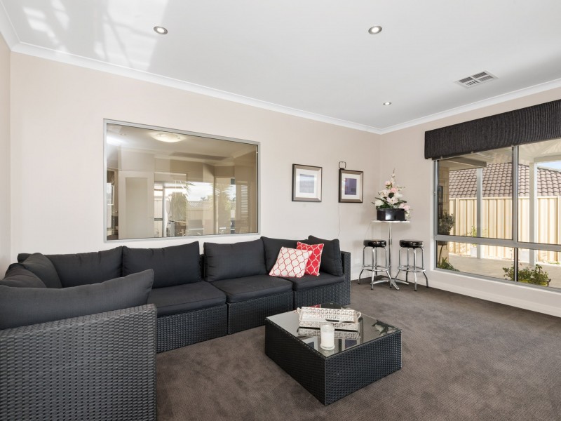 9 Greylock Meander, Madeley WA 6065