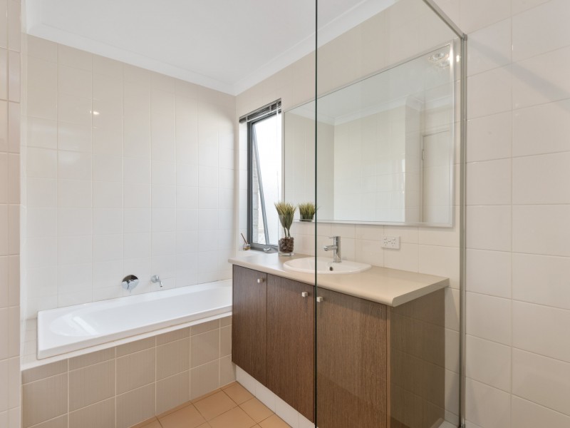 9 Greylock Meander, Madeley WA 6065