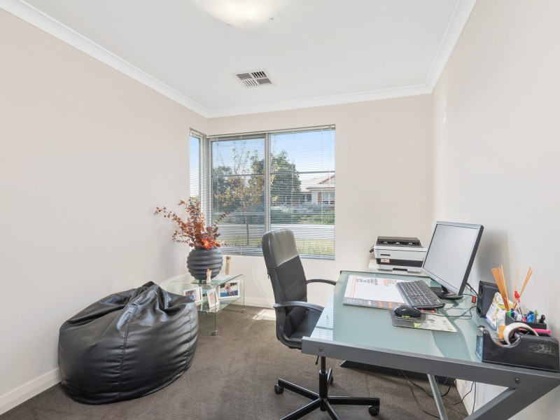 9 Greylock Meander, Madeley WA 6065