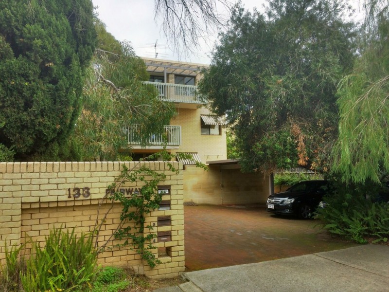 4/133 Fairway, Crawley WA 6009