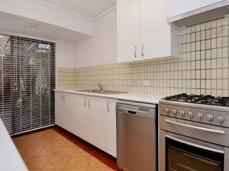 4/133 Fairway, Crawley WA 6009