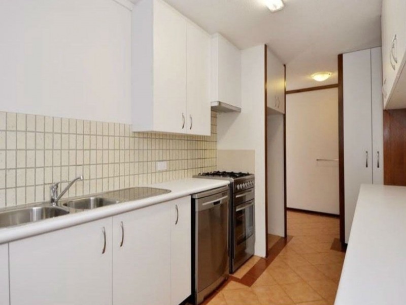 4/133 Fairway, Crawley WA 6009