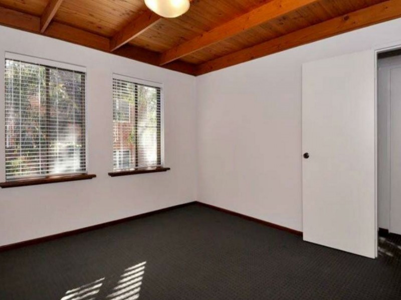 4/133 Fairway, Crawley WA 6009