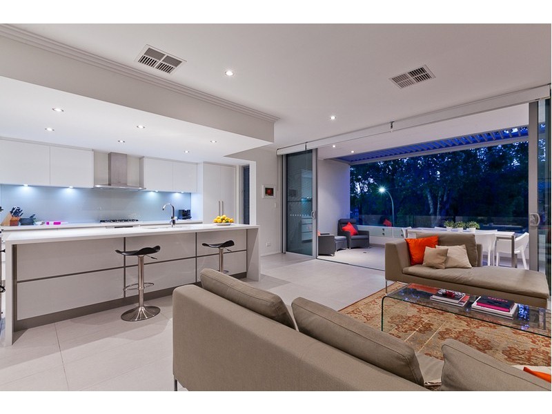 21 Alumni Terrace, Churchlands WA 6018