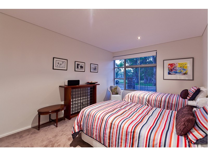 21 Alumni Terrace, Churchlands WA 6018