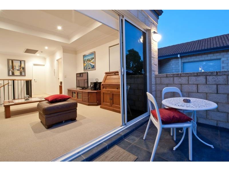 27B Francis Street, Karrinyup WA 6018