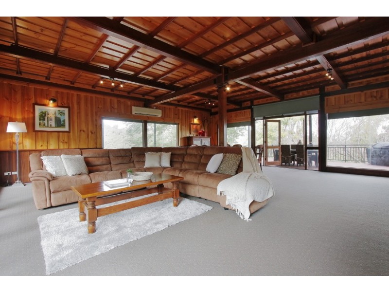 60 Zamia Road, Gooseberry Hill WA 6076