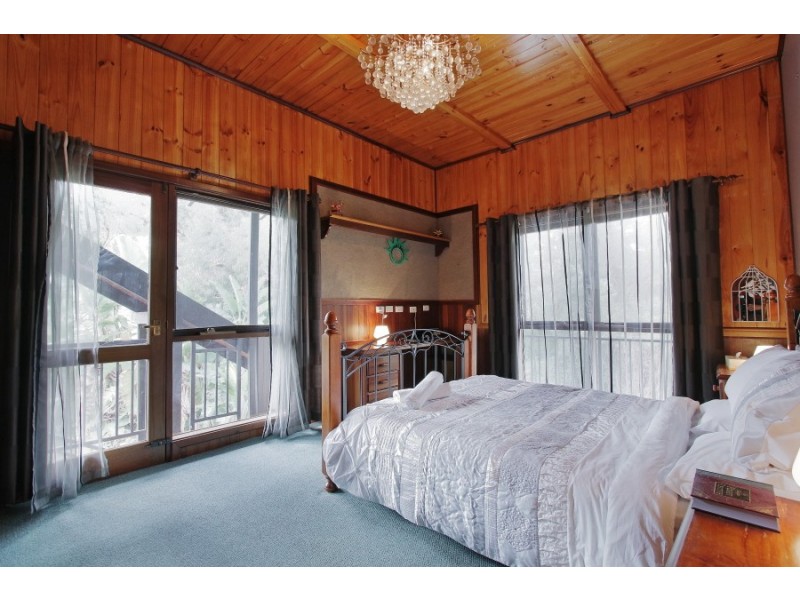 60 Zamia Road, Gooseberry Hill WA 6076